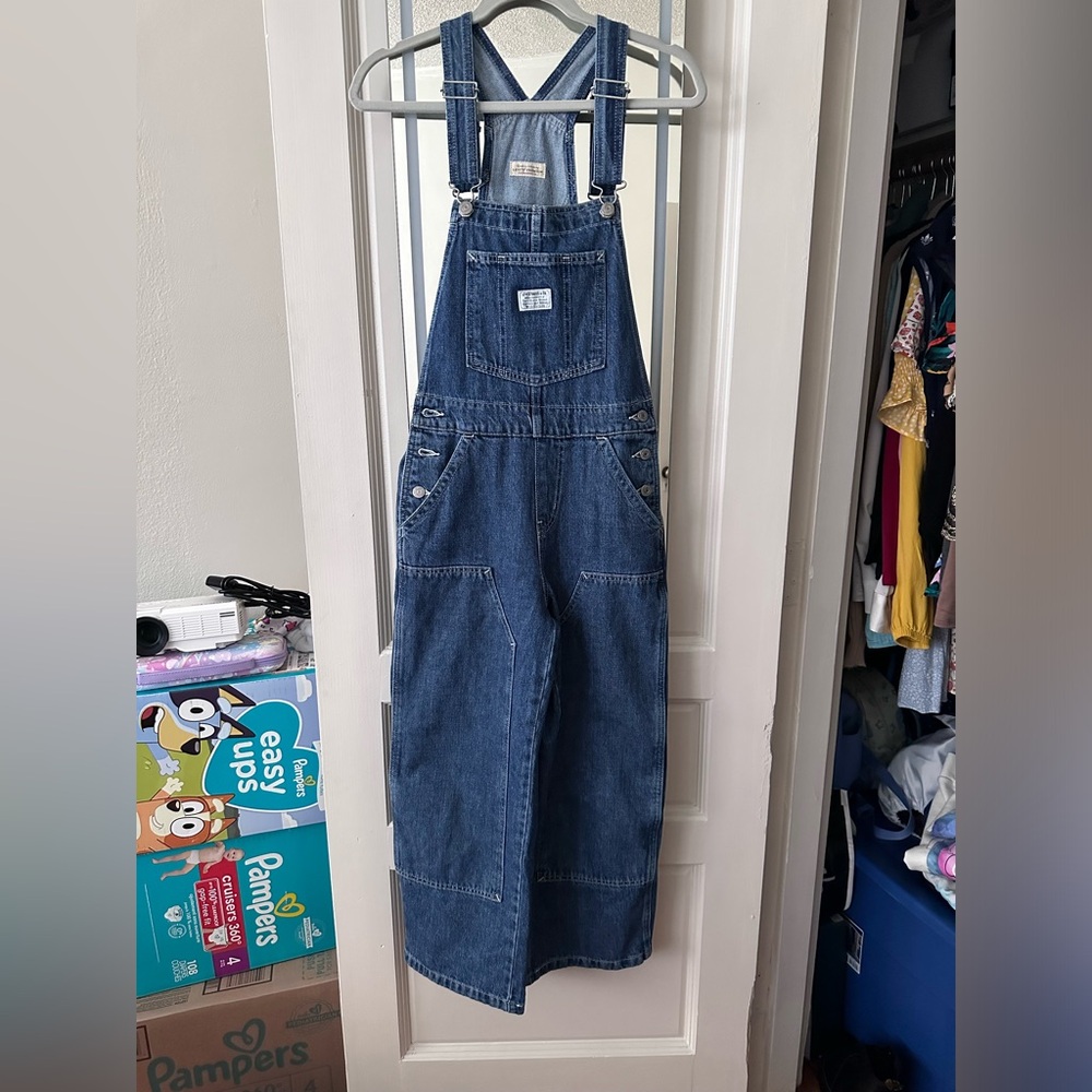 Levi’s baggy highwater overalls